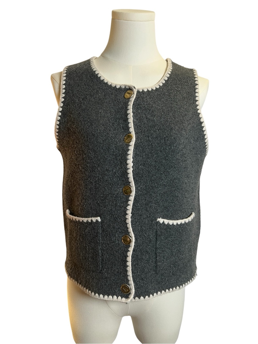 Song of Style by Aimee Song Gray Scalloped Button-Up Sweater Vest Size Medium